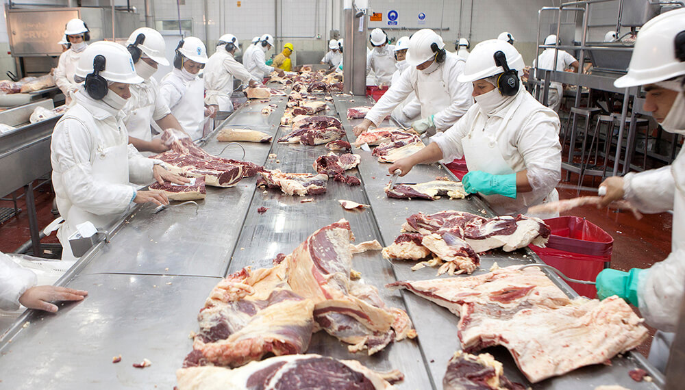 Entre los principales exportadores de carne, Argentina es el único que vende menos que en 2021