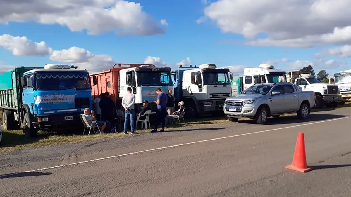 Comenzó el paro de transportistas en Tucumán