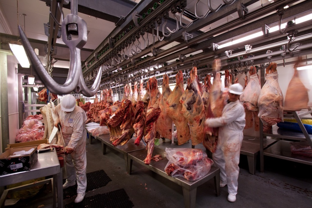 El gobierno aumentó en un 15% el cupo para exportar carne vacuna