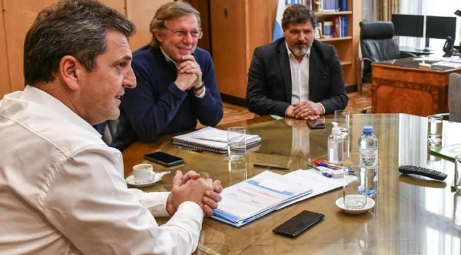 Economía lanza plan de incentivos para pequeños productores de soja y maíz