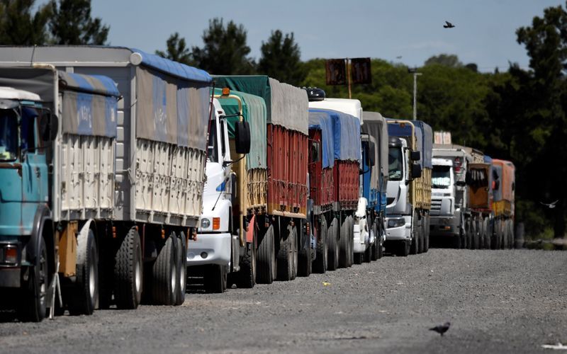 Levantaron el paro de fleteros tras el compromiso del Gobierno de trabajar en una tarifa obligatoria