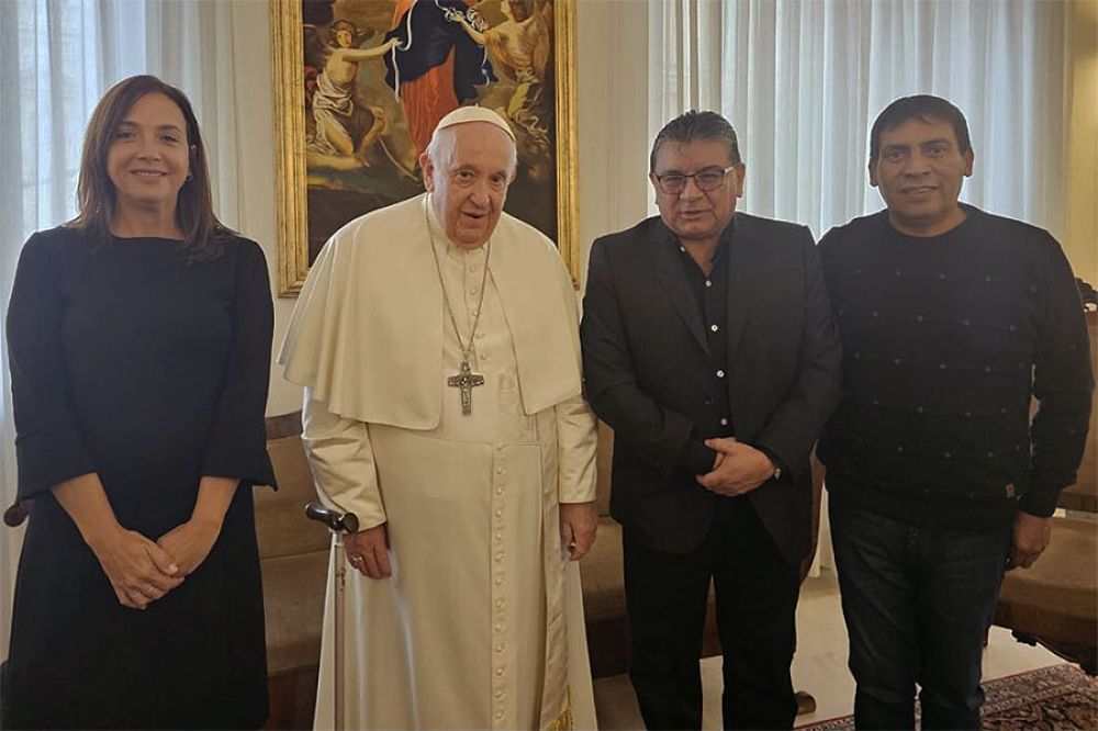 El sindicato de trabajadores rurales firmó un convenio de “asistencia alimentaria” con el Papa Francisco