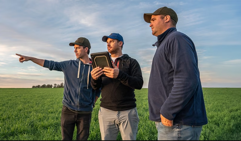 “Generación Conectada”: Con foco en el asesor agronómico, John  Deere lanza la tercera temporada de su miniserie 
