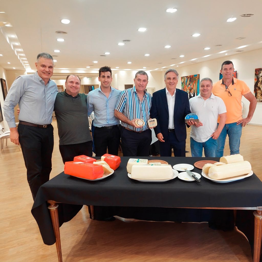 Llaryora se reunió con empresarios queseros de Córdoba y Brasil