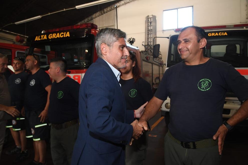 Bomberos cordobeses viajan a combatir el incendio en el Parque Nacional Los Alerces