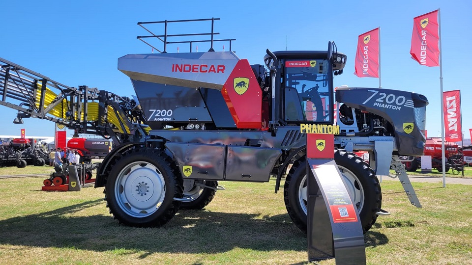 Indecar deslumbra en Expoagro: Lanza la fertilizadora neumática de mayor tamaño y anuncia la creación del Campo Agroexperimental “PT Farm” con Alianzas Estratégicas