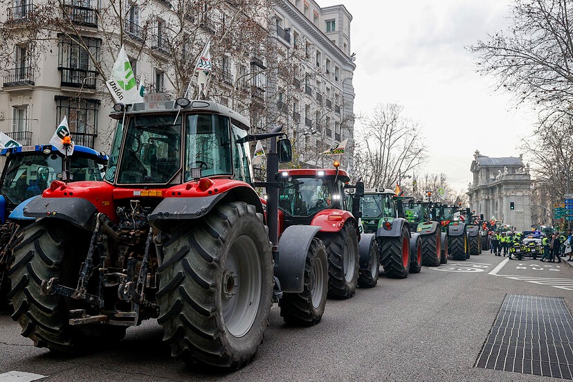 Agricultores de España marchan en Madrid durante el segundo tractorazo en la capital tras más de un mes de protestas