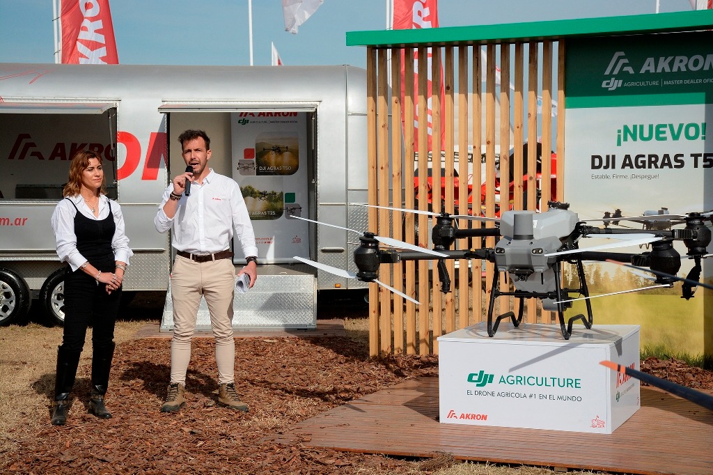 El DJI Agras T50 fue presentado por Akron en la primer jornada de Agroactiva