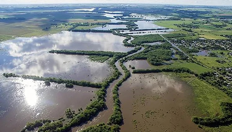 Denuncian desidia por falta de obras originada por las inundaciones