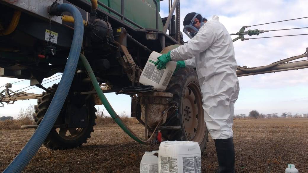 Fitosanitarios: cronograma de cursos para operarios de maquinaria agrícola