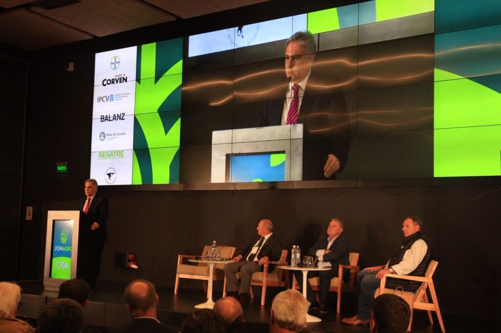 Llaryora reiteró su pedido de eliminar las retenciones al campo, reclamó una nueva ley de Biocombustibles y defendió la Agenda 2030