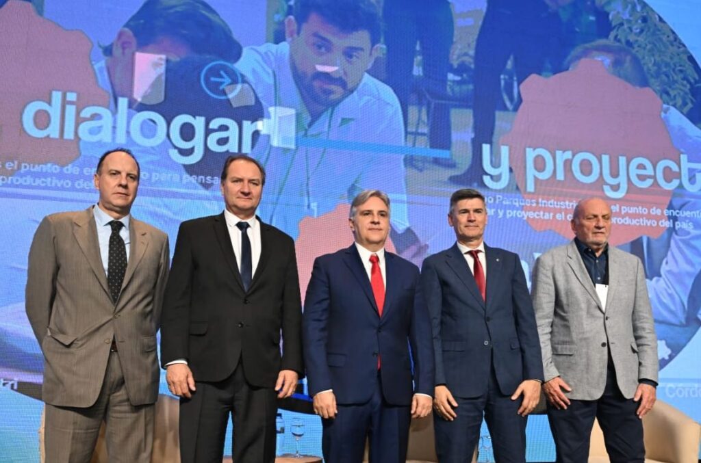 Llaryora destacó el “modelo cordobés” en la Expo Parques Industriales