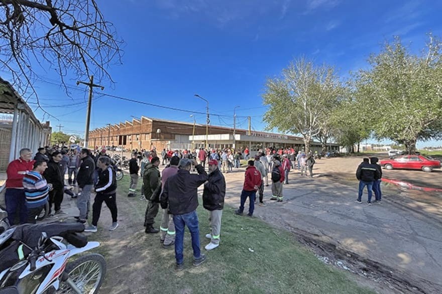 “Abre el lunes”: reactivan una emblemática fábrica del campo que estuvo parada