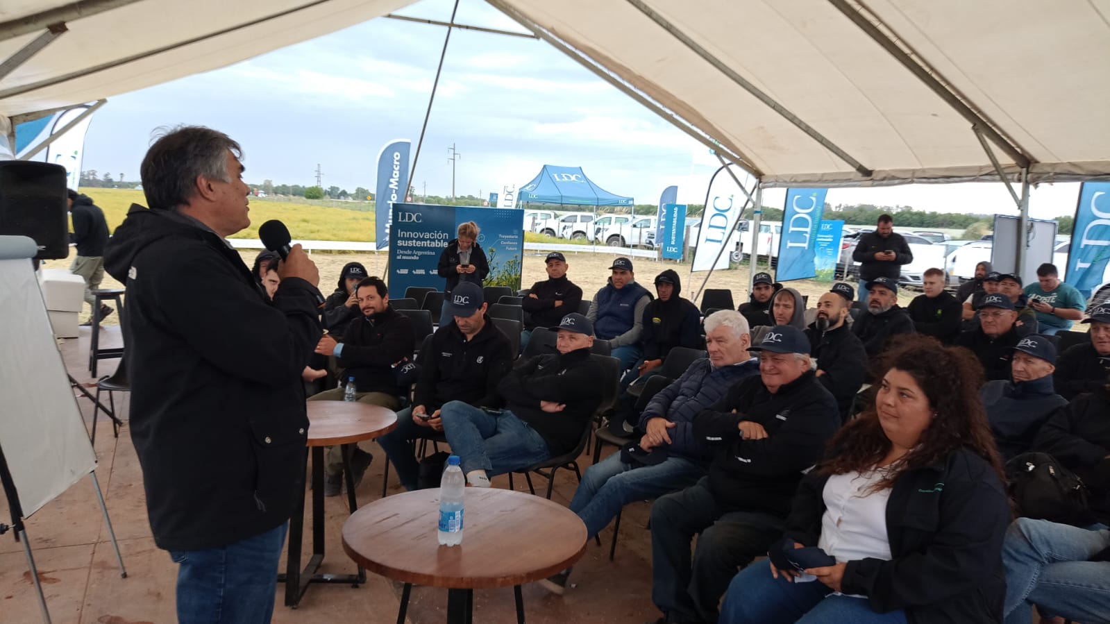 El Día LDC reunió a productores y técnicos para conocer de cerca el cultivo de camelina