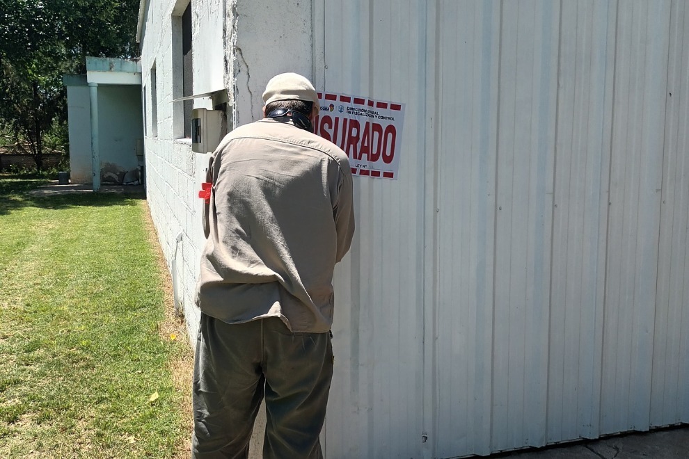 Corral de Bustos: El Ministerio de Bioagroindustria clausura un expendio de agroquímicos que operaba ilegalmente