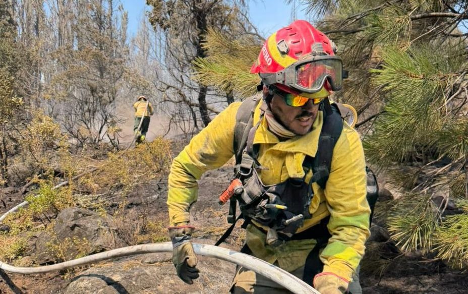 Incendios en Chubut: Bomberos cordobeses despliegan operativo en Epuyén