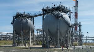 Aumento drástico en los precios del gas y petróleo en Europa debido a la tensión en Irán