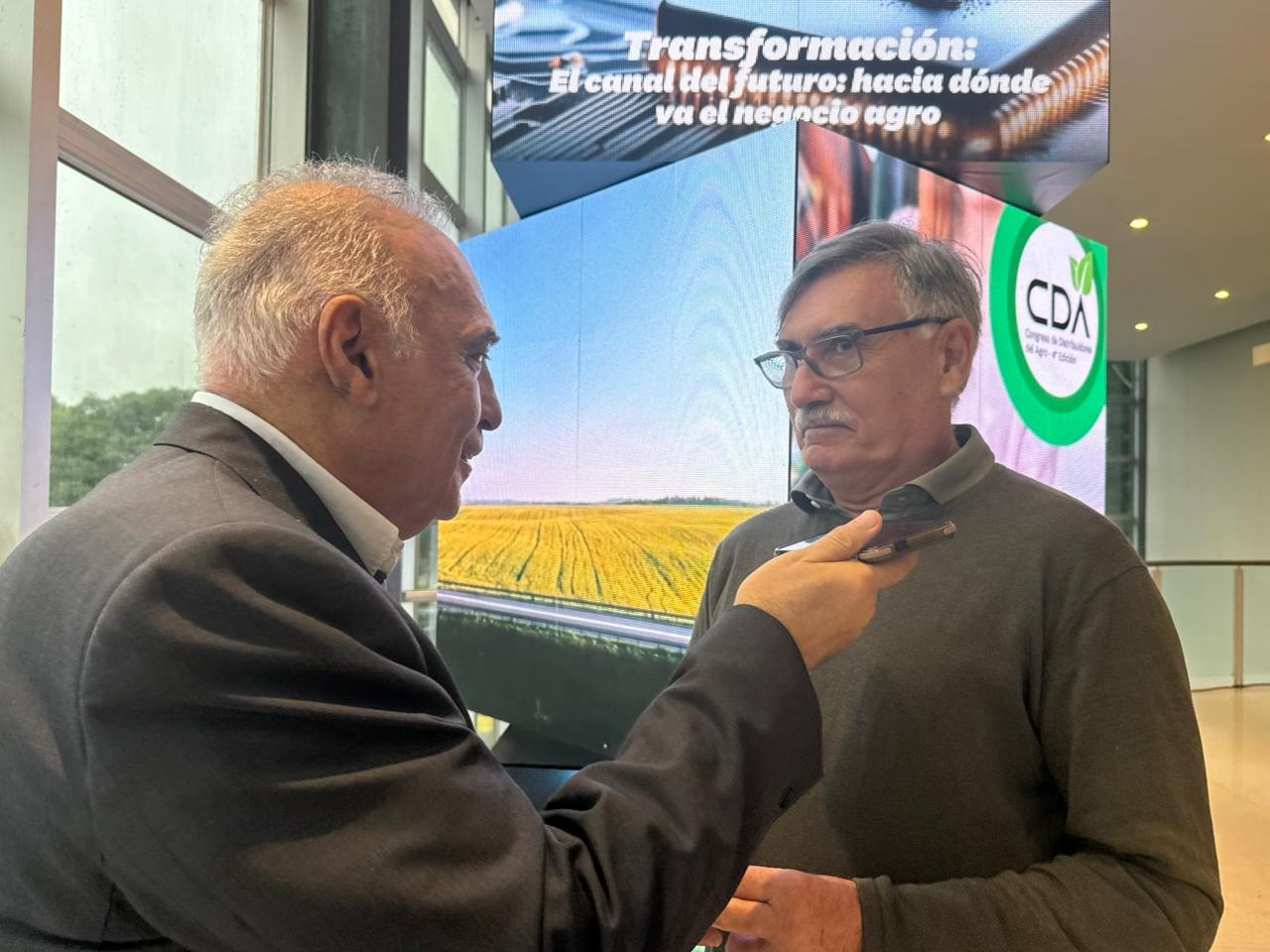 “Nadie se salva solo”: la dura advertencia de Luis Mogni sobre el millonario negocio de insumos