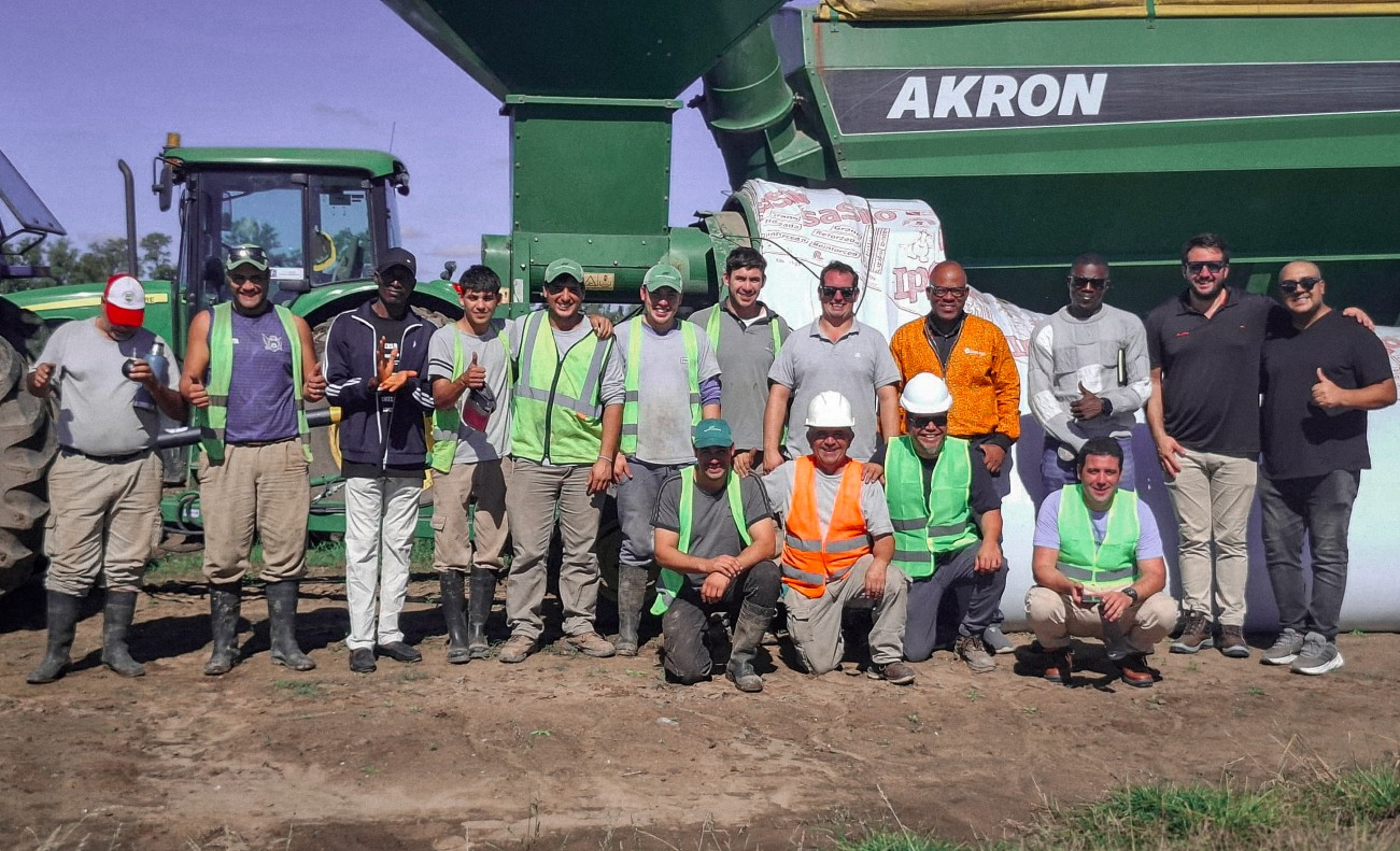 AKRON fortalece su presencia global con capacitación a clientes de Nigeria
