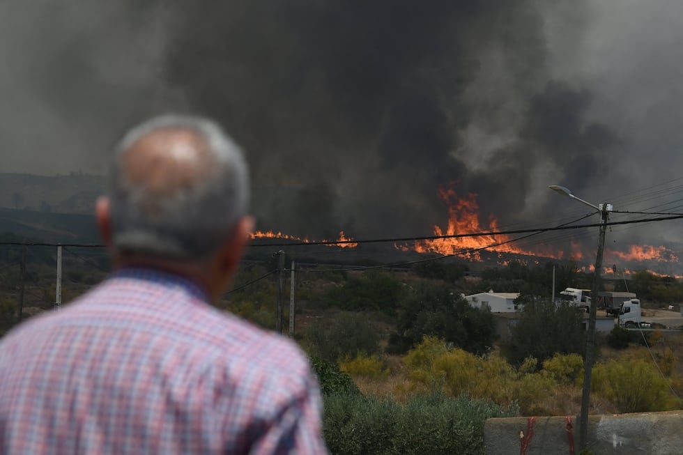 En el incendio de Almería se quemaron 6600 hectáreas y crece la desesperación por las 23 personas desaparecidas