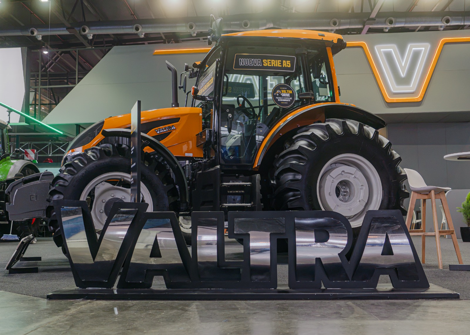 Valtra apuesta a la ganadería y refuerza su presencia estratégica en Palermo
