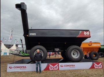 Comofra presentó en Agroactiva un nuevo modelo de tolvas de 38 mil litros que completan la línea Buho max