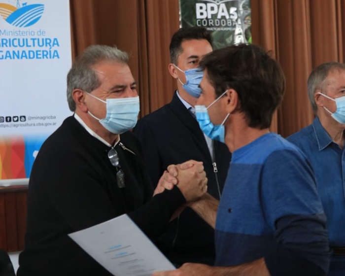 Buenas Prácticas: Schiaretti entregó aportes por más de 4 millones de pesos
