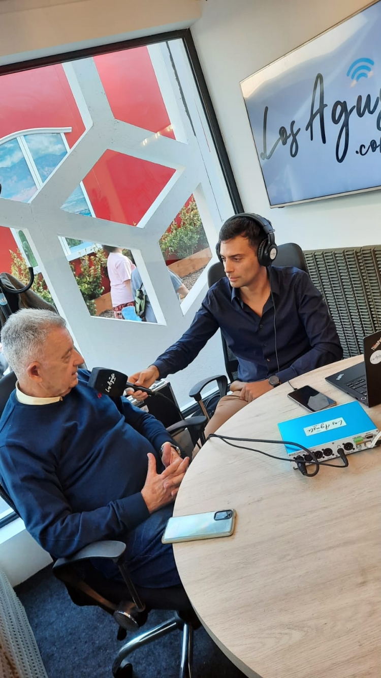 Akron presentó en el programa de Los Agusti en la Rural los Agras, que son drones con capacidad de pulverizar, fertilizar y sembrar