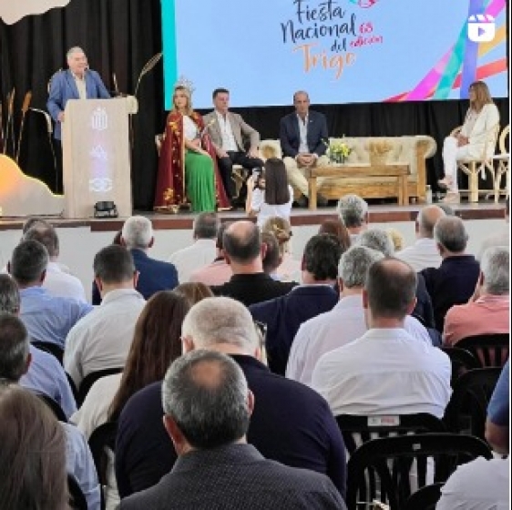 Ganadores del concurso de trigo en la fiesta de Leones